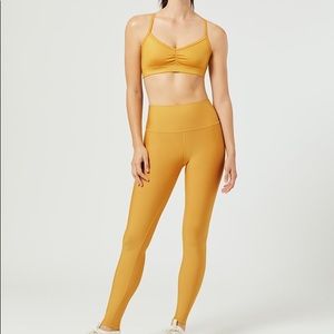 ☀️ALO yoga Tuscan sun yellow bra and pant set☀️